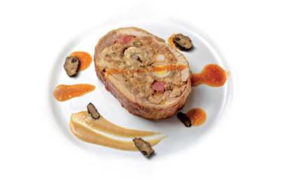 Receta de pollo festivo de corral con relleno de trufa y foie