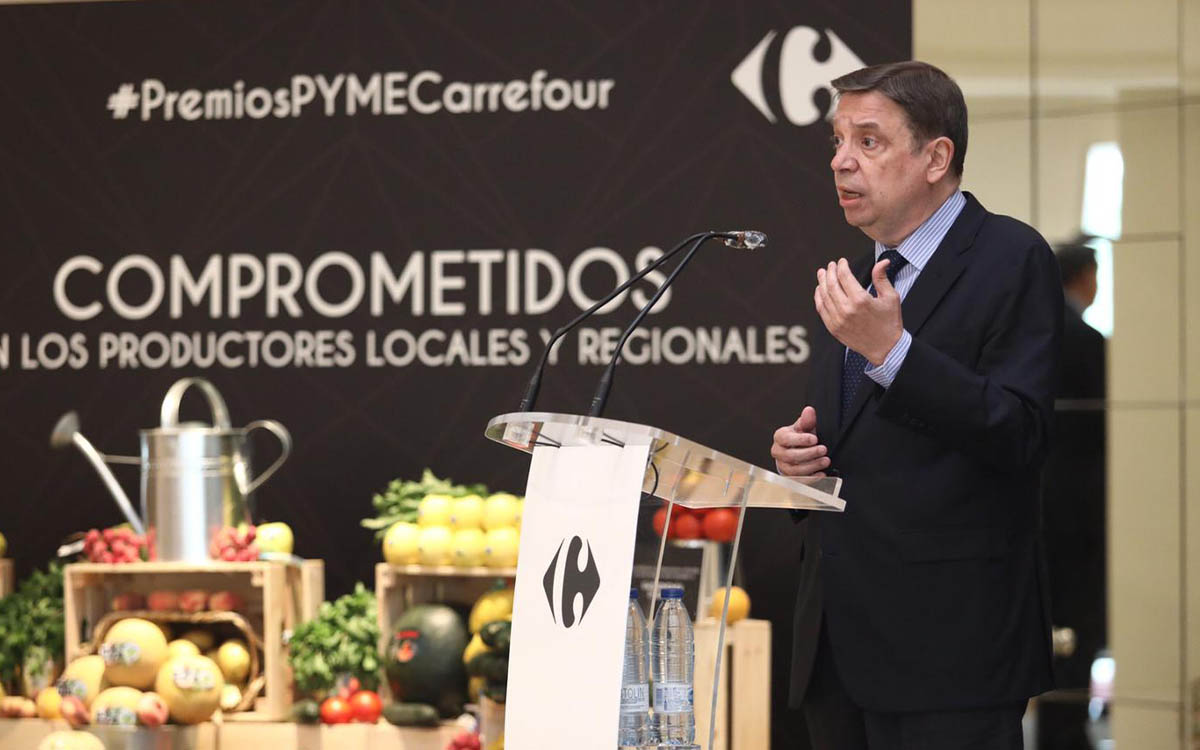 el Ministro Luis Planas en la entrega de los premios PYME de Carrefour